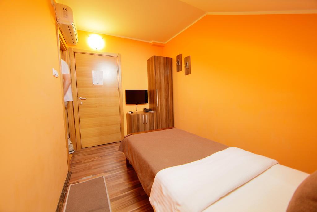 Rooms Konak Mikan Belgrad Exterior foto